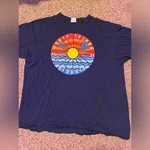 I am selling this beach t-shirt